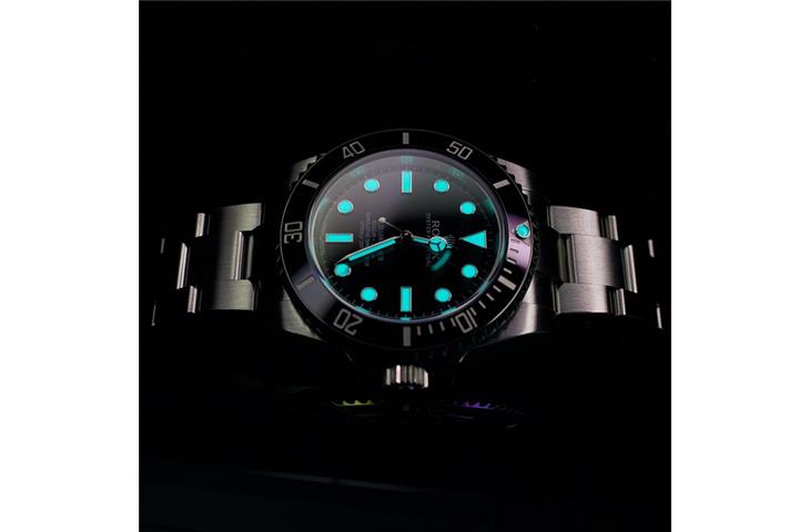 black rolex submariner