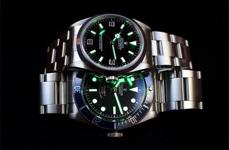 black rolex submariner